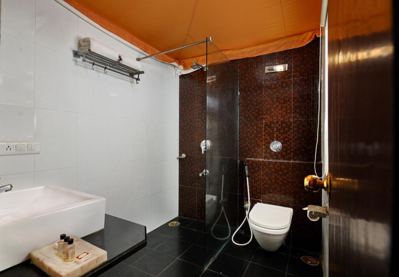 Shree Vilas Orchid - A Pichola Lake Facing Resort Ουνταϊπούρ Εξωτερικό φωτογραφία