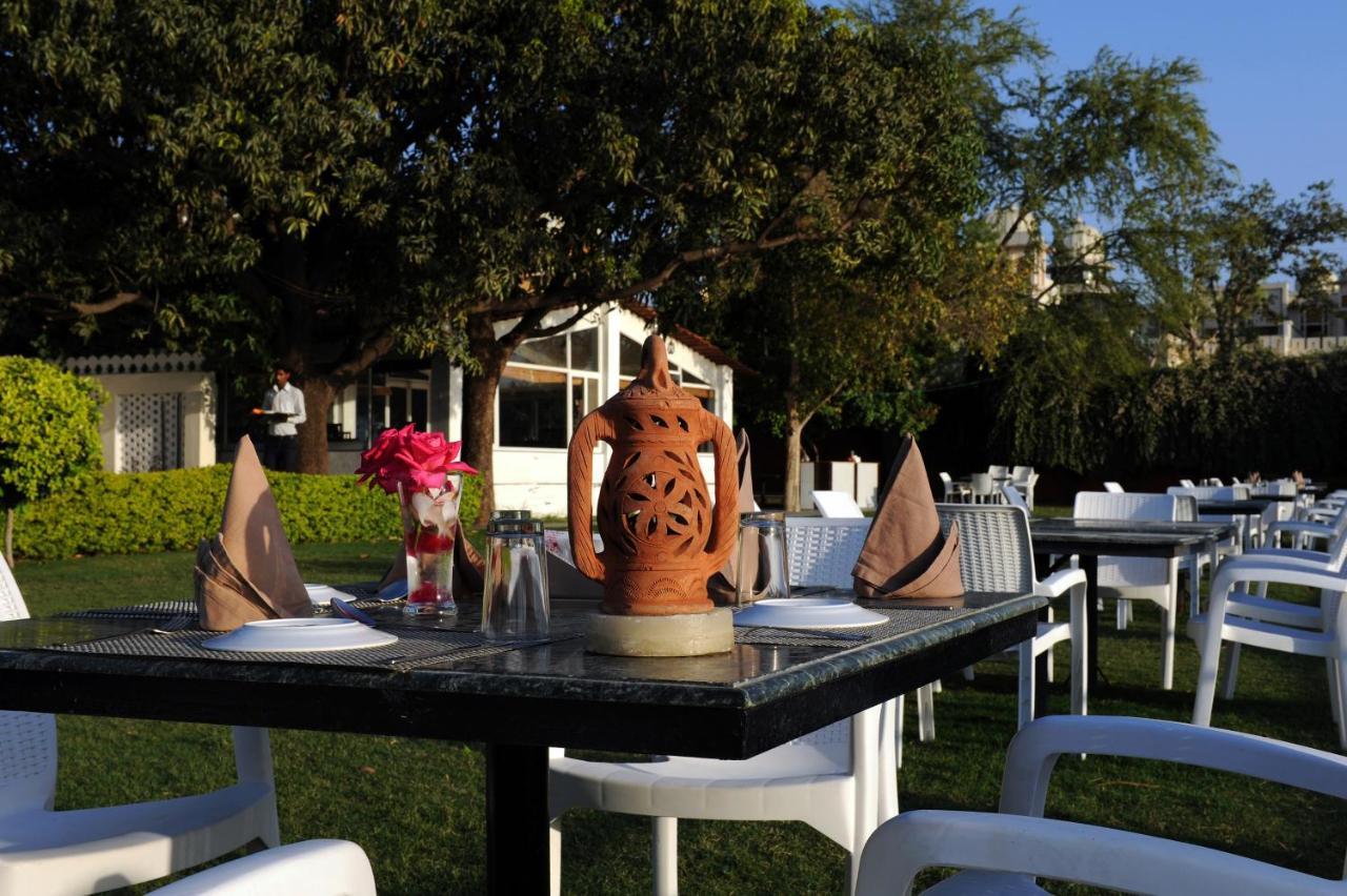Shree Vilas Orchid - A Pichola Lake Facing Resort Ουνταϊπούρ Εξωτερικό φωτογραφία