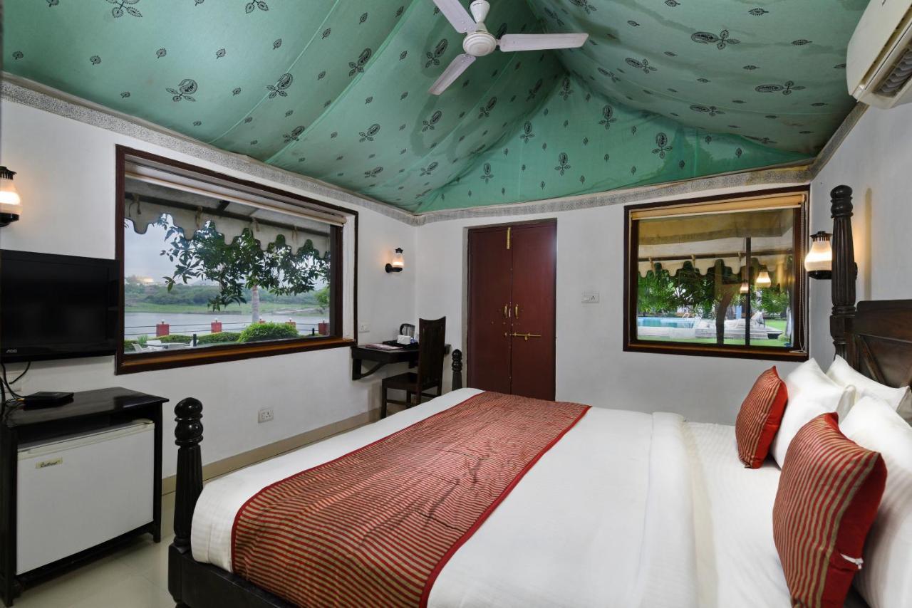 Shree Vilas Orchid - A Pichola Lake Facing Resort Ουνταϊπούρ Εξωτερικό φωτογραφία