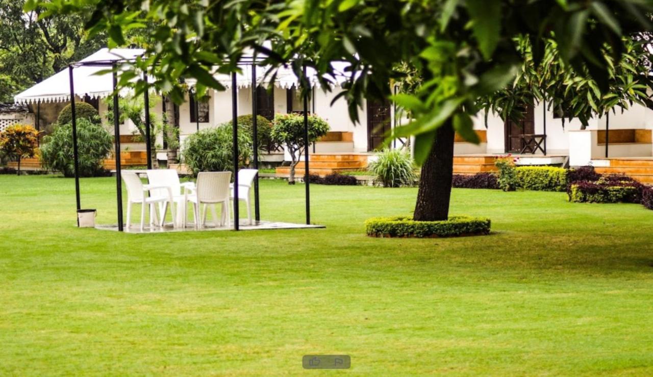 Shree Vilas Orchid - A Pichola Lake Facing Resort Ουνταϊπούρ Εξωτερικό φωτογραφία